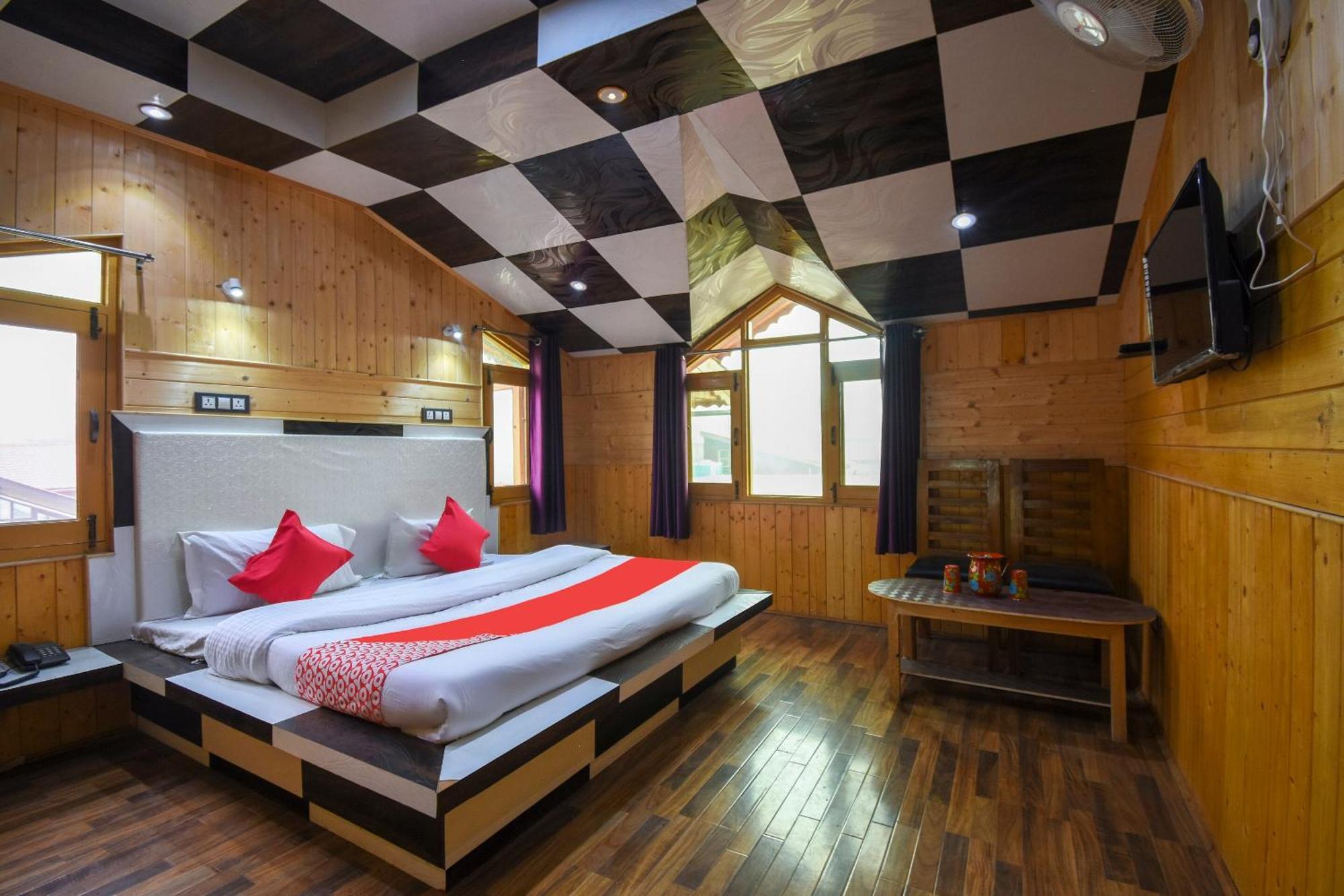 Oyo Hotel New Divine Kashmir Durgjan Exterior foto