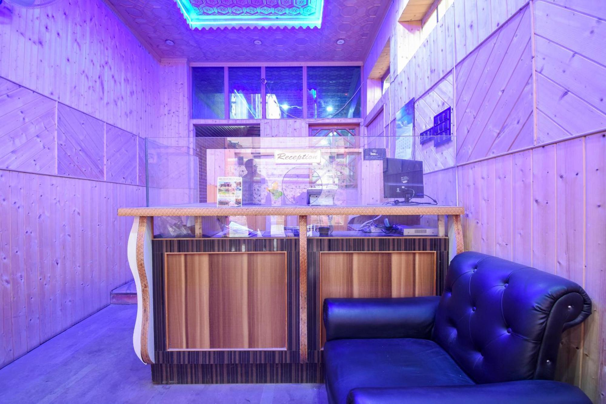 Oyo Hotel New Divine Kashmir Durgjan Exterior foto