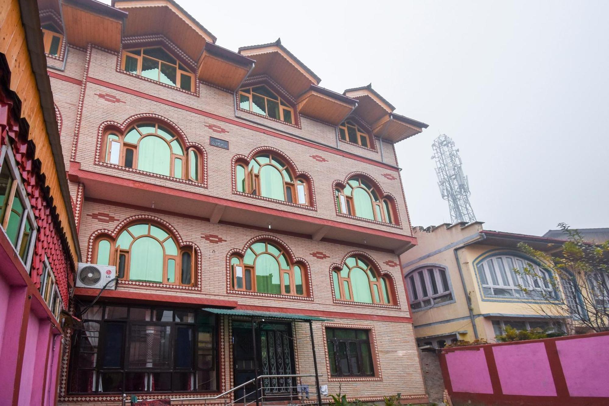 Oyo Hotel New Divine Kashmir Durgjan Exterior foto